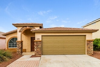 Building Photo - 1615 E Ash Ave