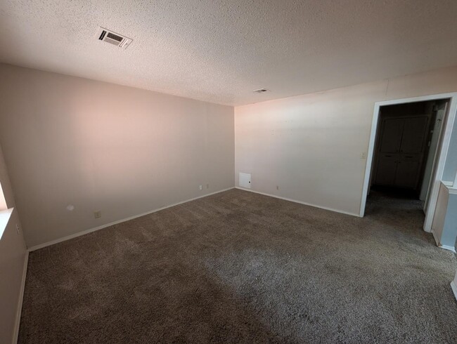 Photo - 122 crystal cir - 122 Apartment