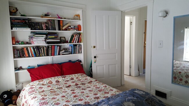 Bedroom - 1009 Packard St