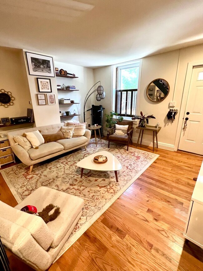 Foto del edificio - Beautiful 2-Bedroom Townhouse in Francisvi...