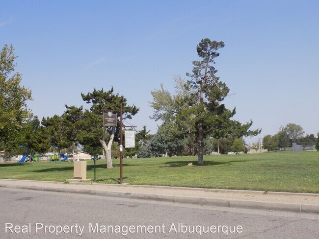 Foto del edificio - 3 br, 2 bath House - 7200 Bellrose Ave NE