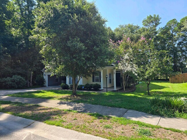 Foto del edificio - Spacious home located in quiet Cul De Sac