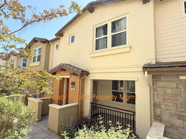 Foto del edificio - Modern & Luxurious Ryan Terrace Townhouse ...