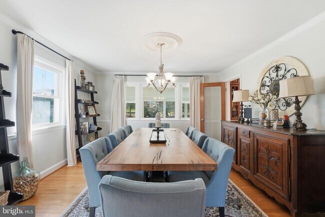 Foto del edificio - 7001 Arbor Ln