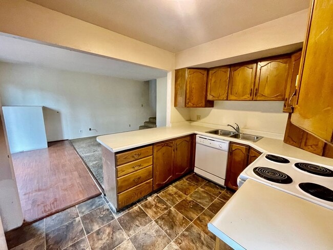 Building Photo - Spacious 3-Bedroom Condo in St. George