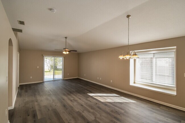 Foto del edificio - 6322 Morse Oaks Cir