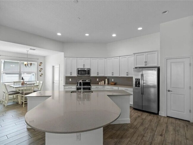 Foto del edificio - 2043 Rush Bay Wy