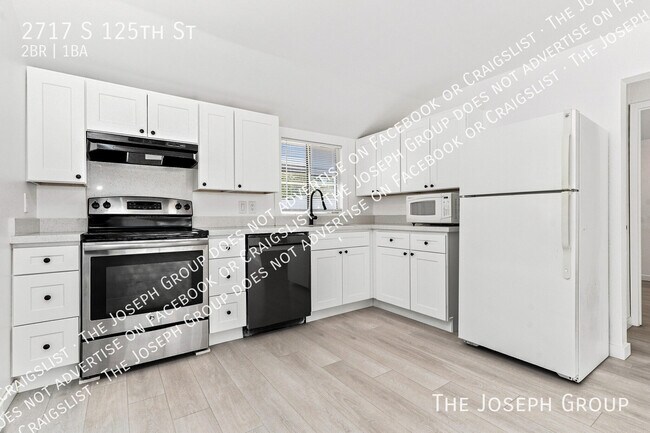 Foto del edificio - 2717 S 125th St