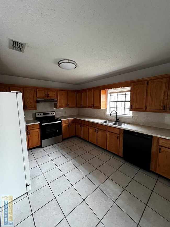 Foto del edificio - 1547 Guadalajara Ave