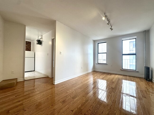 Building Photo - 112 Haven Ave