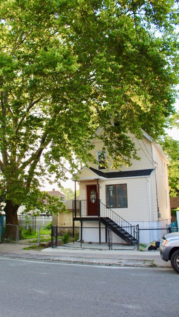 Foto del edificio - 99 Arlington Pl