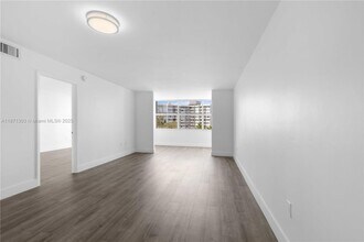 Building Photo - 1300 NE Miami Gardens Dr