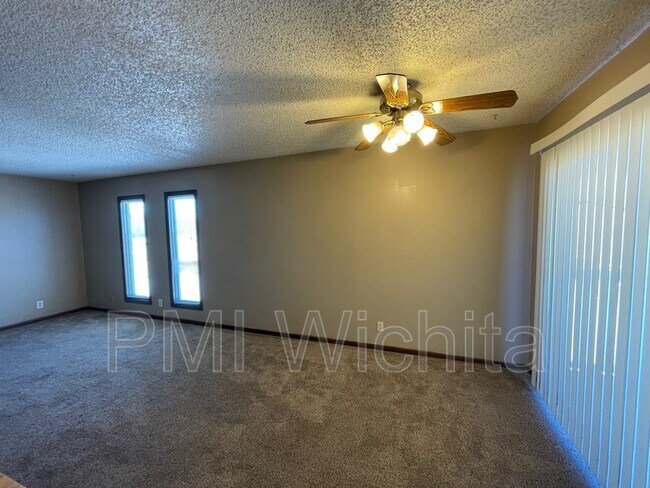 Building Photo - 6820 W Par Ln