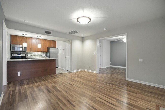 Foto del edificio - 7685 Northcross Dr