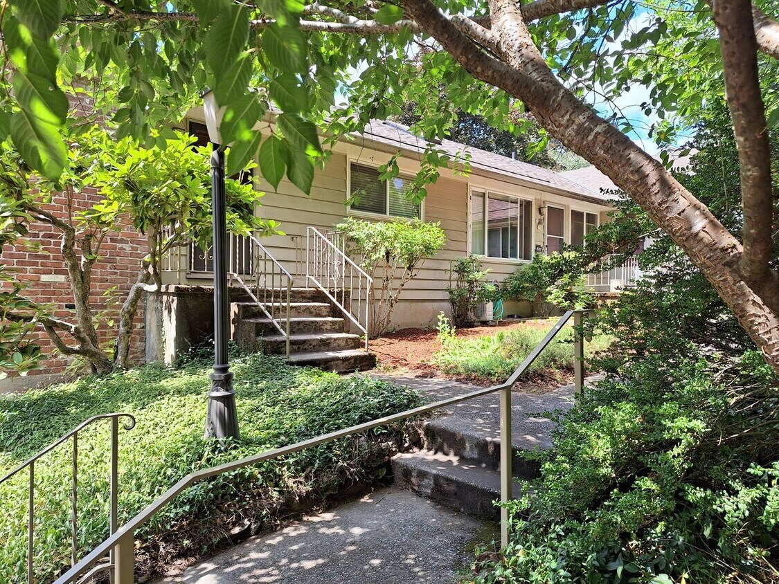 SW Troy St Room for Rent in Portland, OR