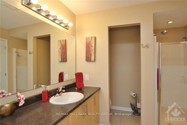 Building Photo - 201 Urbancrest Private