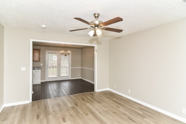 Foto del edificio - 315 Slippery Rock Dr