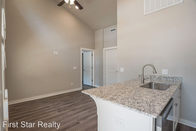 Building Photo - 2 br, 2 bath House - 664 N Honey Locust Bend