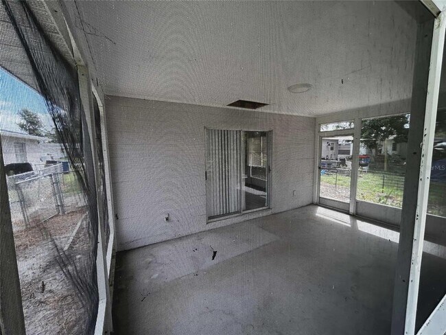 Foto del edificio - 4912 23rd St W