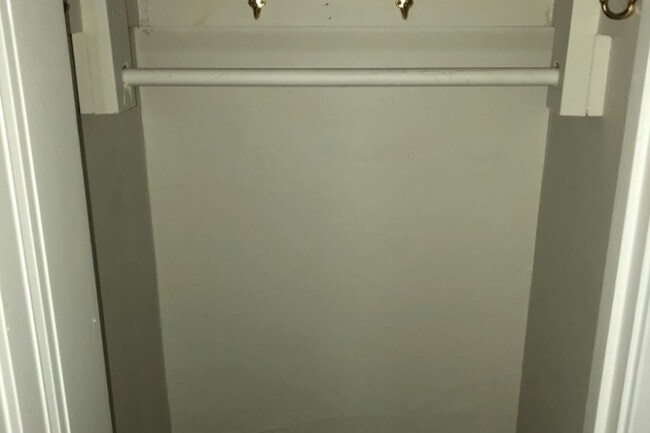 Foto del edificio - 1749 W Devon Ave
