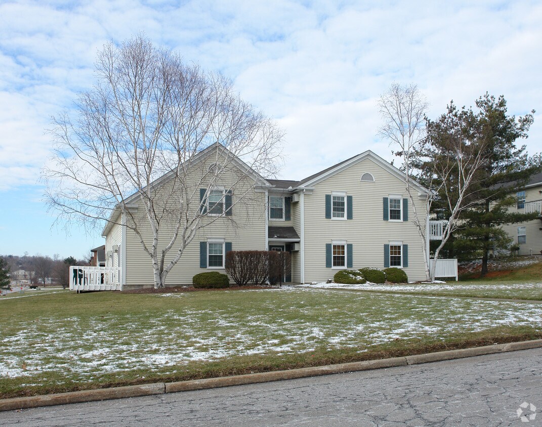 Foto principal - 6386 Catawba Dr