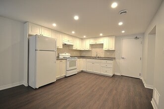 Building Photo - 40 Newton St