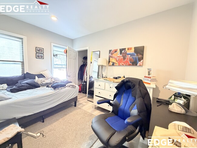 Foto del edificio - 70 Quint Ave