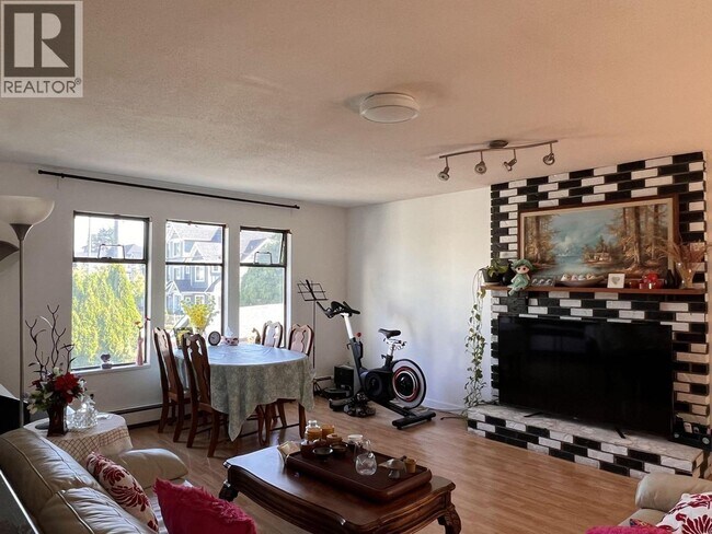 Photo du bâtiment - 9580 Blundell Rd