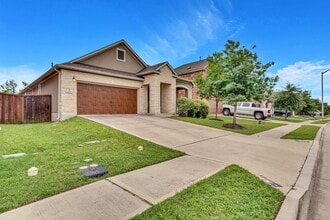 Building Photo - 1709 Uhland Dr