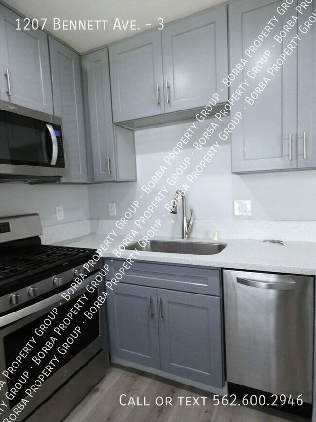 Foto del edificio - 1207 Bennett Ave