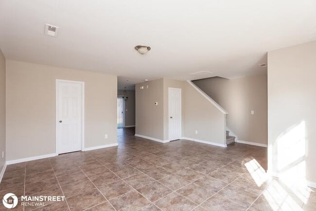 5131 Plaza Meadow Dr, Charlotte, NC 28215 - 4