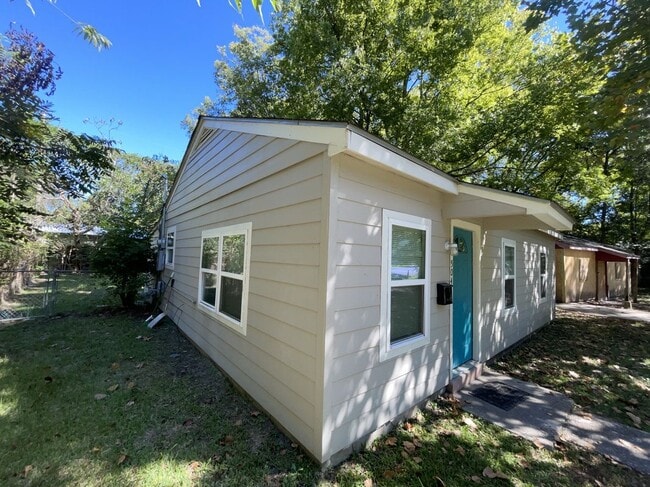 Building Photo - 5044 Enterprise St