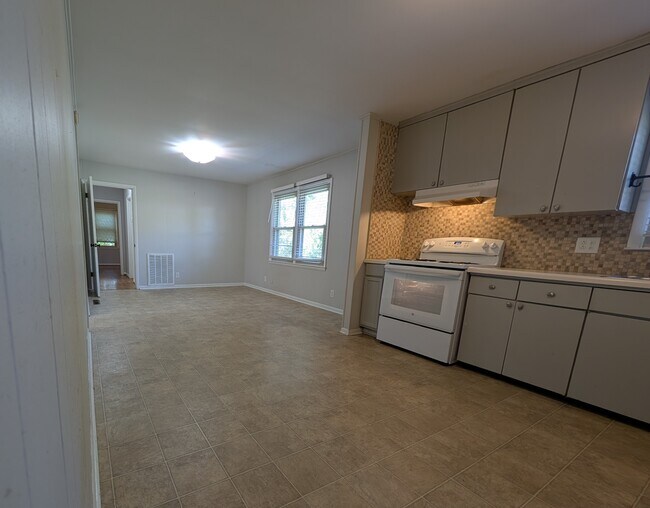 Foto del edificio - 2310 Denham Ave