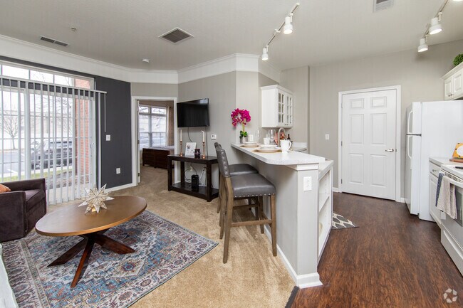 Sala de estar espaciosa - Chelsea Place Apartments & Townhomes
