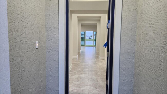 Building Photo - 14970 RedCove Pl