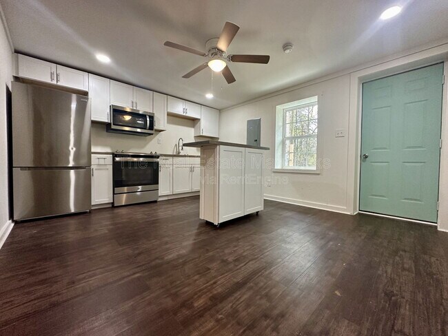 Building Photo - 5640 Hwy 41