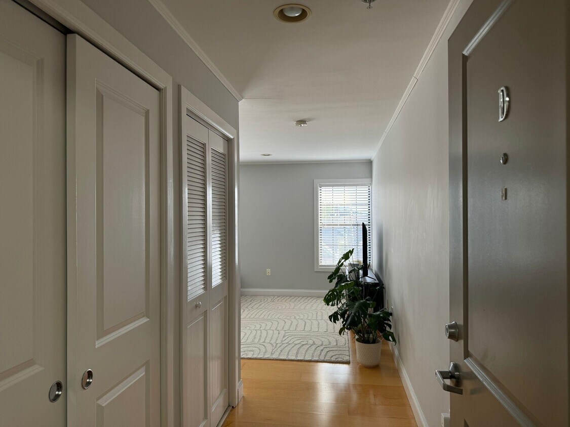 Primary Photo - 125 70th St