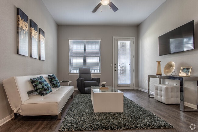 1 BR, 1 BA - 719 SF - A1 - Park45