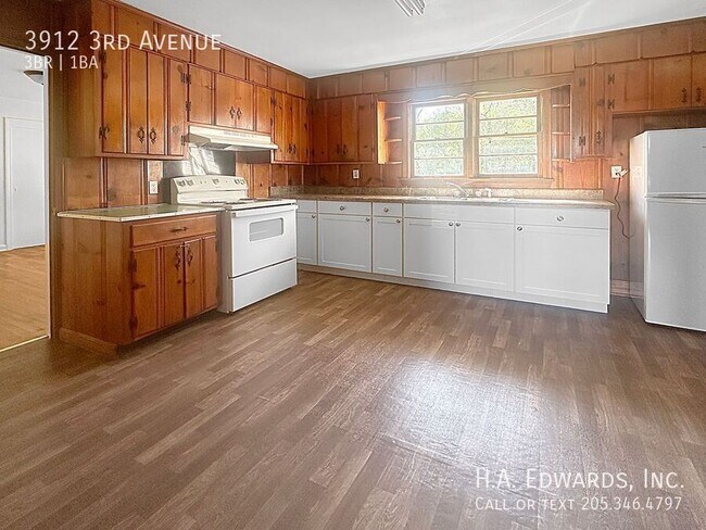 Foto del edificio - 3912 3rd E Ave