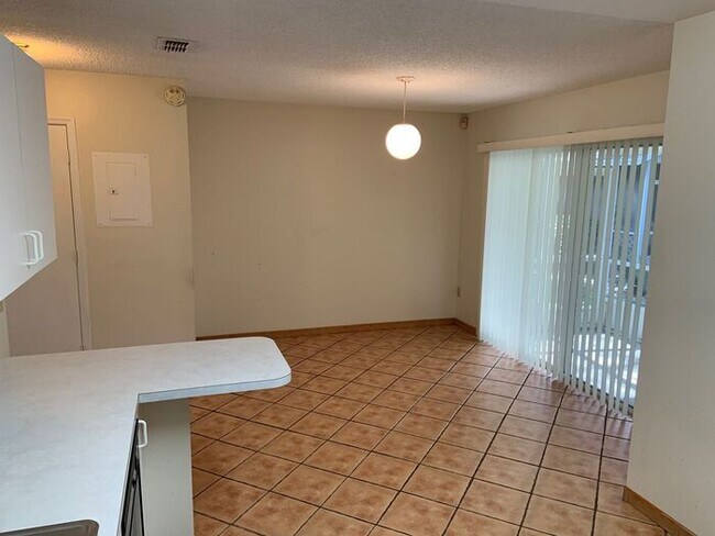 Building Photo - 5978 Braemar Pl