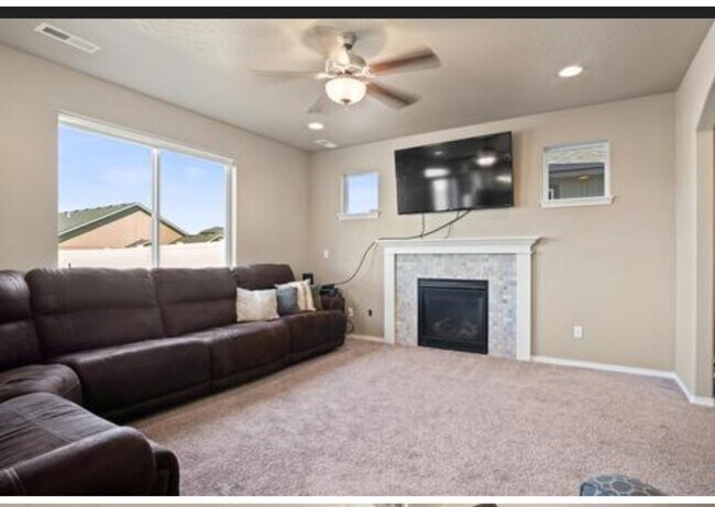 Foto del edificio - 6207 W Harmony St