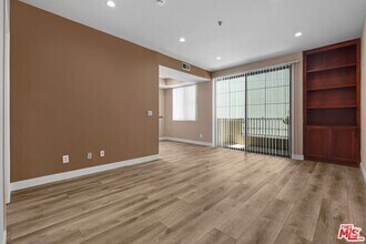 Building Photo - 10275 Missouri Ave