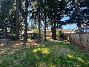 Building Photo - 127 NE 202nd Ave