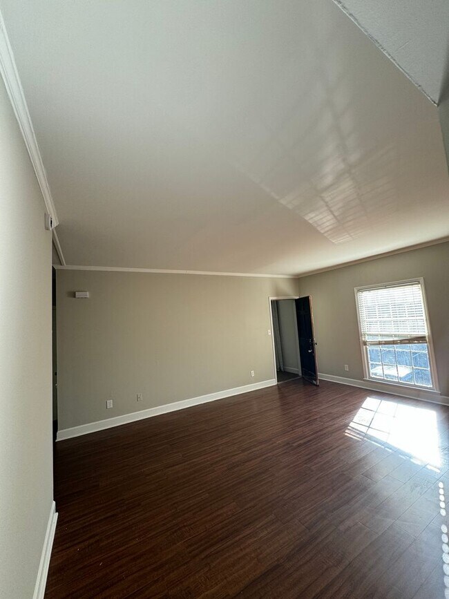 Foto del edificio - 5925 Quail Hollow Rd