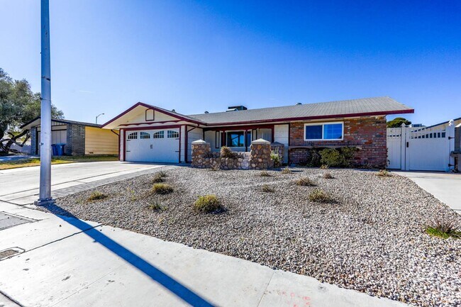 Foto del edificio - Beautiful, nicely updated, ENERGY EFFICIENT HOME FOR LOW UTILITY BILLS