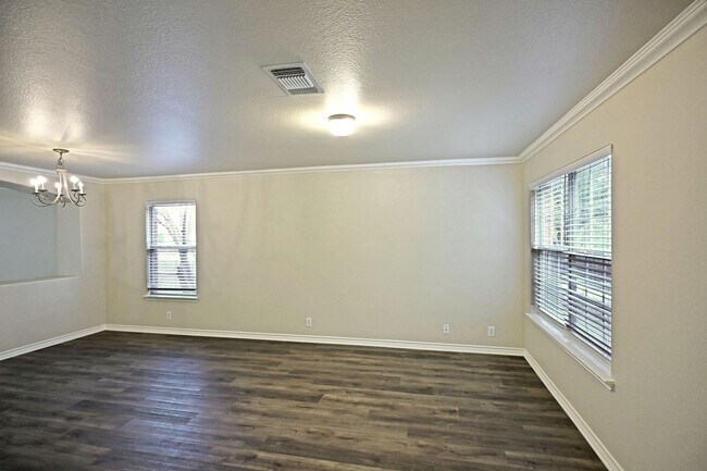 Foto del edificio - 1610 Elizabeth Ct