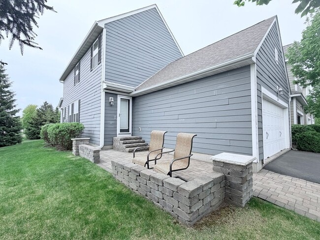 Building Photo - Gorgeous 3BR Home in the Coveted Dancing Waters Community of Woodbury!