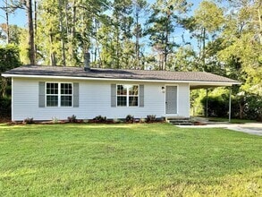 Building Photo - 413 Canna Dr