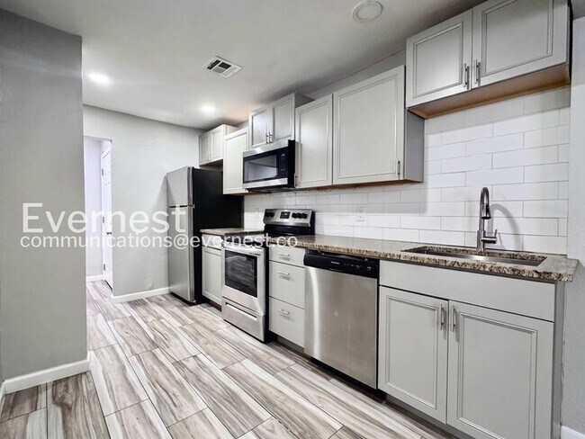 Foto del edificio - 613 E Xyler St
