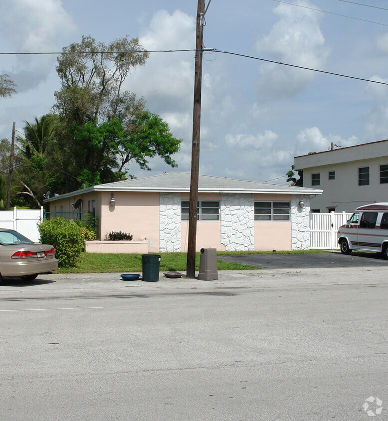 Building Photo - 2031 NW 64th Ave